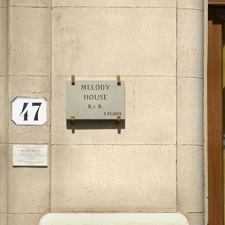 Melody House Nocleg ze śniadaniem 3*