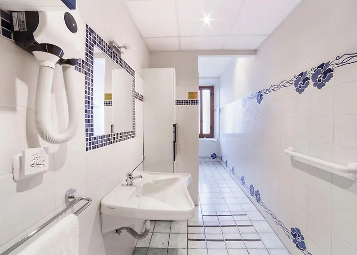 Melody House Bed & Breakfast 3*